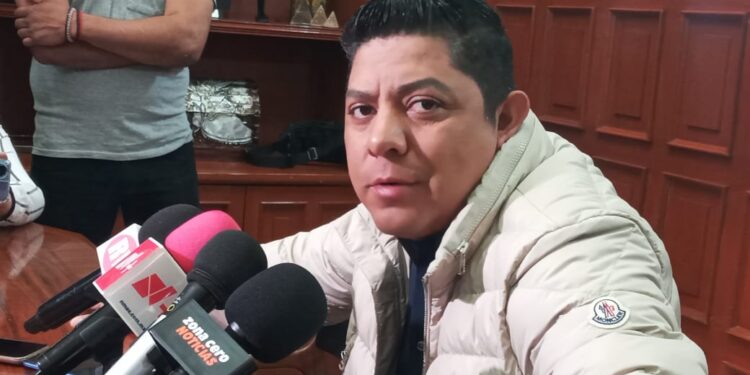 VIDEO: Detienen a director de la Policía Municipal de Matehuala: Ricardo Gallardo