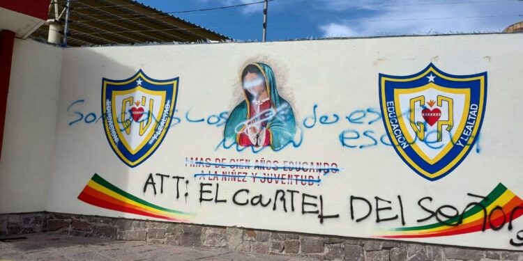 “Toman cartas” en el Colegio Guadalupe Victoria, luego de pintas con amenazas