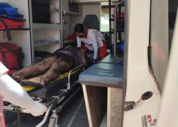 Rescatan a un hombre al interior de una planta tratadora de agua