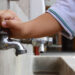 Por falta de agua, algunas niñas y niños de la capital no pudieron regresar a las aulas