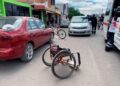 Conductor arrolló a mujer en silla de ruedas