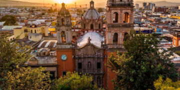 Lunes parcialmente nublado pero caluroso en SLP