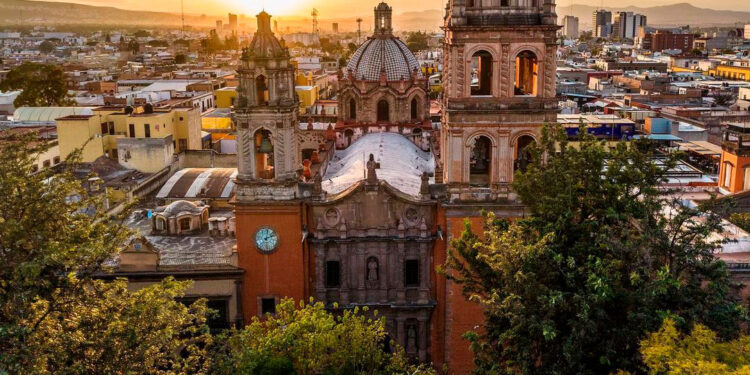Lunes parcialmente nublado pero caluroso en SLP