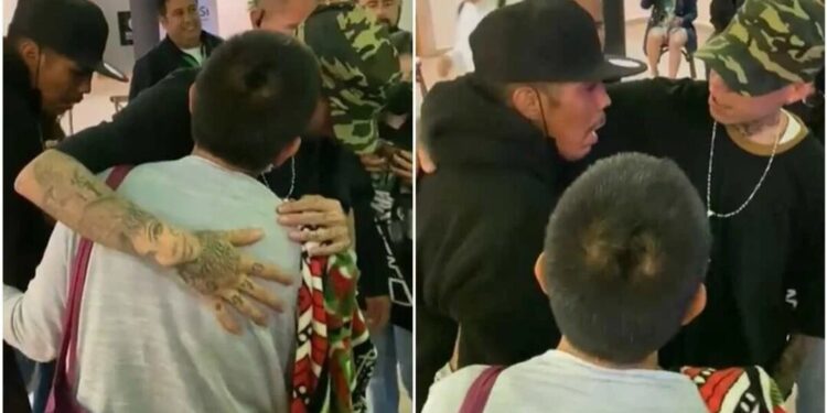Santa Fe Klan ayudó a familia que fue a verlo a la Fenae: “les echo un rai o qué”