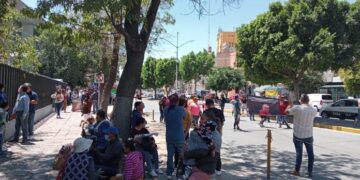 Con protesta afuera de la Fiscalía exigen la destitución del fiscal anticorrupción