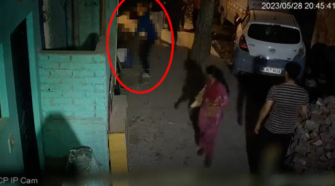 Asesinato de una joven en plena calle y ante decenas de personas en la India