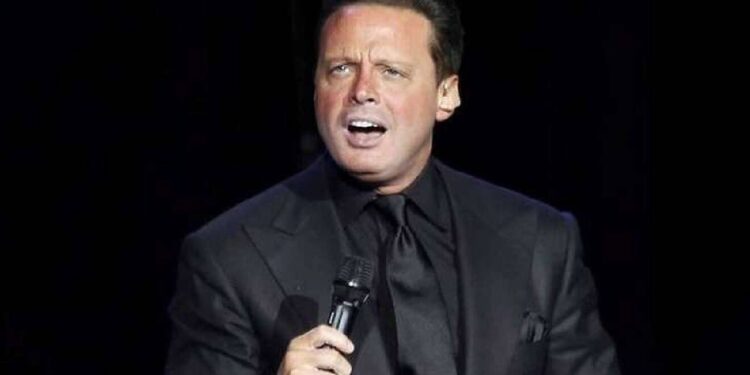 Boletos de Luis Miguel en reventa llegan hasta los 70 mil pesos