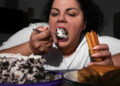 Atracón nocturno: ¿te suena? de las principales causas de obesidad