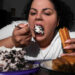 Atracón nocturno: ¿te suena? de las principales causas de obesidad