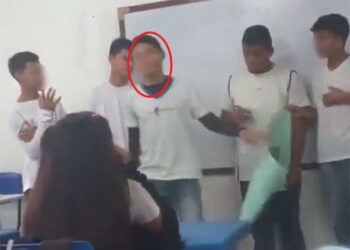VIDEO: Alumno ataca a compañera, le entierra la pluma en la cara