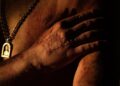 FOTOS: Fotógrafa ucraniana convierte en belleza y respeto los cuerpos mutilados de soldados
