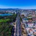 Domingo parcialmente nublado con lluvias dispersas durante la tarde