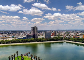 Jueves mayormente soleado en la capital potosina
