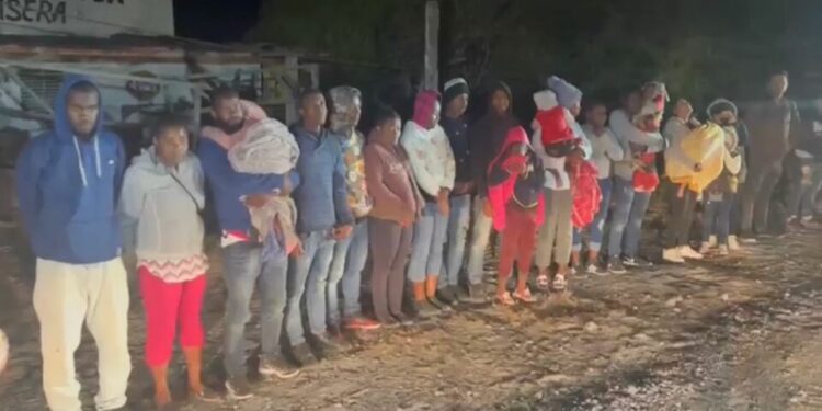VIDEO: Rescatan a 40 migrantes secuestrados en Nuevo León