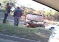 Camioneta se volcó en Río Santiago