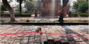 Registran socavón por colapso de drenaje en la Calzada de Guadalupe