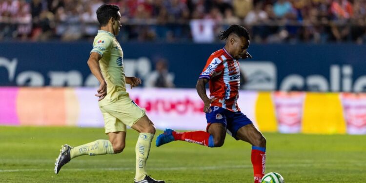 América superior al Atlético de San Luis, gana 3 a 1