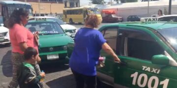 SCT reconoce a Taxistas, por dar viajes gratuitos a madres potosinas