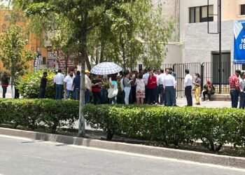 Evacuan edificios en Carranza por sismo SLP