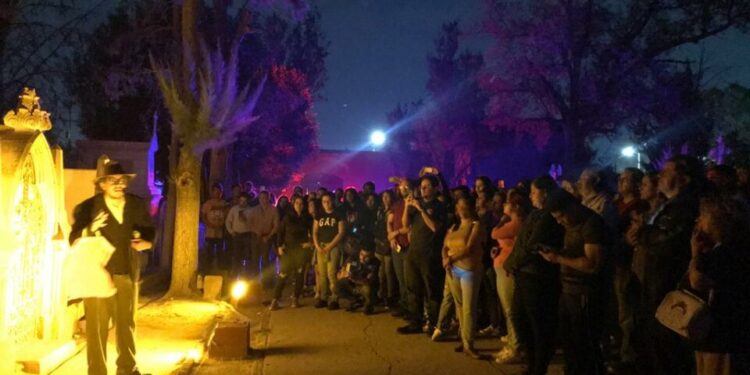 Un gran éxito, el recorrido nocturno en el Museo Funerario Panteón del Saucito