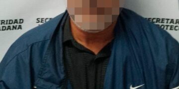 Sujeto acusado de acoso sexual es detenido por oficiales de la Guardia Municipal