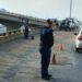 Se derramó aceite en carriles del Distribuidor Juárez