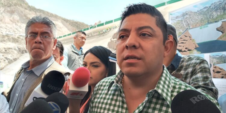 VIDEO: Responsabilidad del Interapas lirio de presa San José: Ricardo Gallardo