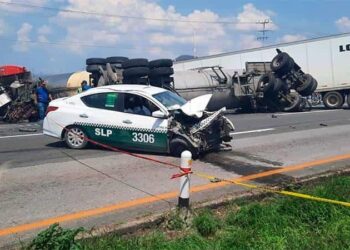 Accidente en carretera 57 deja 2 muertos