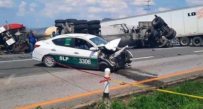 Accidente en carretera 57 deja 2 muertos
