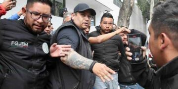 Apresan a monstruo que echó a un perrito en cazo de aceite hirviendo