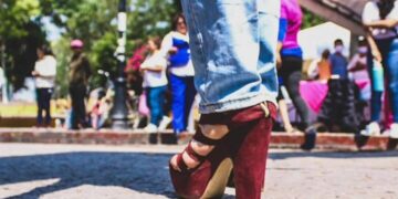 En tacones, realizan la primera Carrera de la Mujer en Villa de Reyes, San Luis Potosí