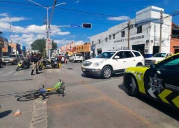 Ciclista está grave al ser arrollado por una camioneta en Himno Nacional
