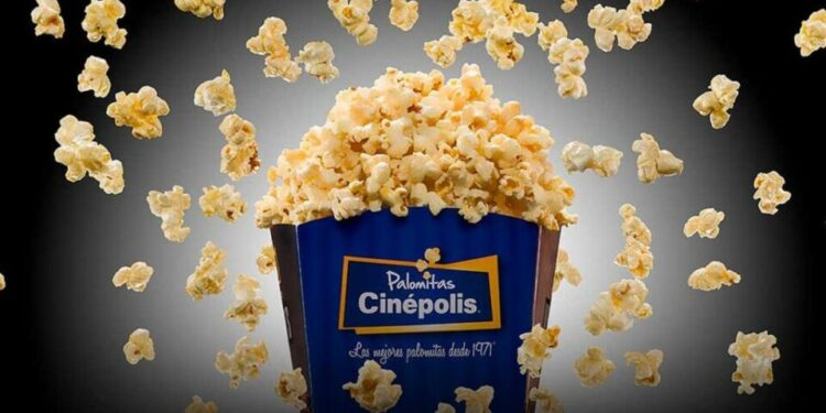 ¿Refill de palomitas por 10 pesos? Así puedes pedirlo en Cinépolis