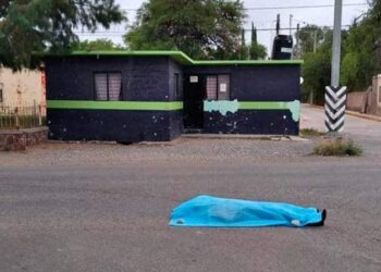 Balean base policial y tiran un cadáver en Moctezuma