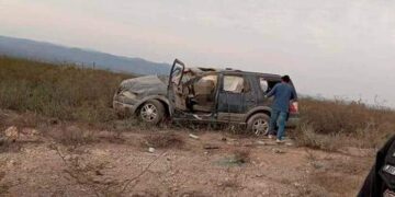 Dos muertos, deja volcadura en Matehuala