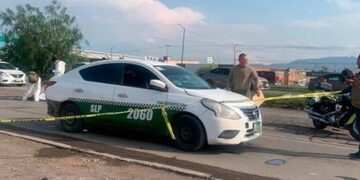 En pleito vial matan a taxista