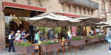 Restaurantes de la capital de San Luis esperan lleno total por Día de las Madres