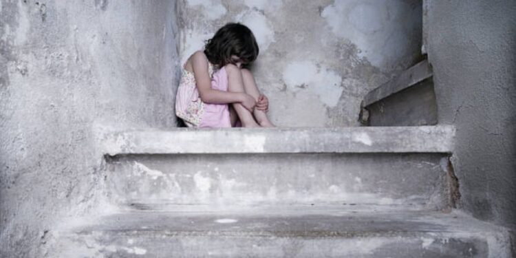 Abuela perversa: se disfrazaba para asustar a sus nietas, las drogaba y obligaba a prostituirse