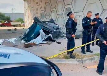 Mueren 3 jóvenes en choque en Villa de Reyes