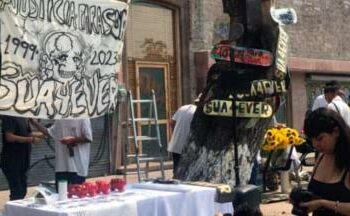 Exigen justicia para Sua, el joven asesinado a puñaladas en Carranza