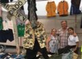 “Me voy a morir aquí, vendiendo ropa”: Así es la vida en el Tianguis de las Vías, el más largo de SLP