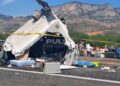 Tráiler choca contra camión de personal; 1 muerto y 9 heridos