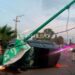 Choque y volcadura en Av. de la Paz; conductor abandona el auto