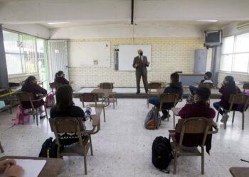 ¿Por qué los estudiantes tendrán que asistir el sábado 17 de junio a clases en todo el país?