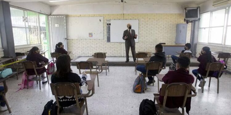 ¿Por qué los estudiantes tendrán que asistir el sábado 17 de junio a clases en todo el país?
