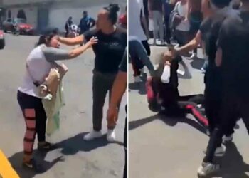 VIDEO: Golpean a mujer con bebé en brazos y a alumna afuera de una secundaria