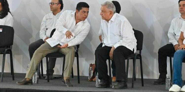 AMLO respalda a Gallardo en la Huasteca con programas sociales y anuncia aumento en sucursales del Banco del Bienestar