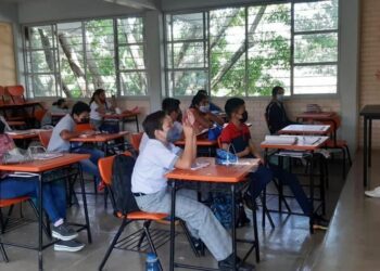 Gallardo solicita ajustar horarios de escuelas ante ola de calor