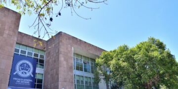 Fiscalía investiga homicidio de un hombre en estacionamiento de Bodega Aurrera