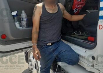 Hombre fue maniatado al interior de su unidad por personas desconocidas en la Carretera a Matehuala